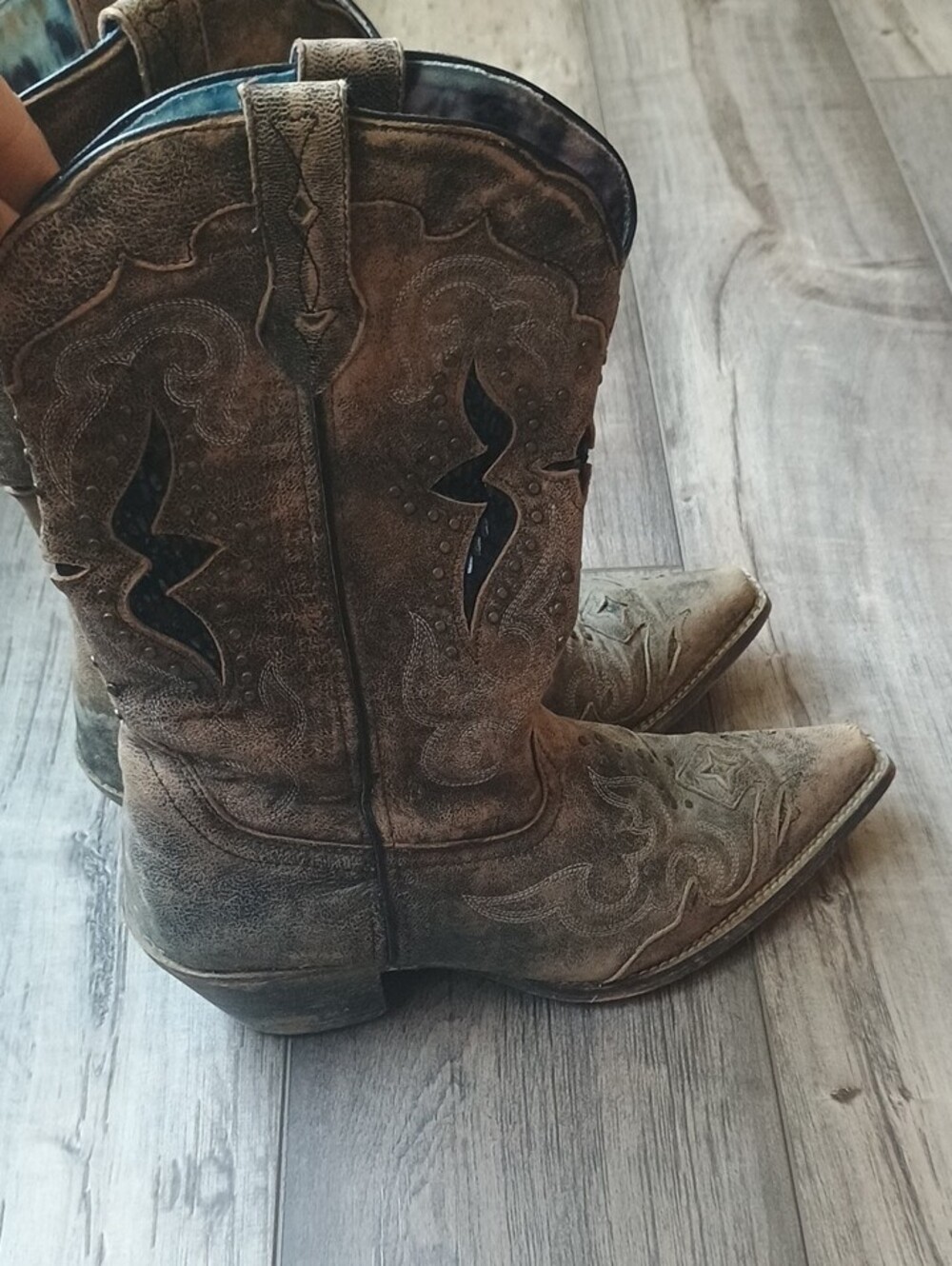 Laredo Brown Distressed Western Heeled Cowboy Boots - Picture 10 of 10